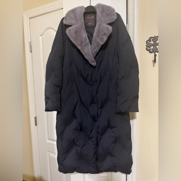 OSLS Black Long Coat with Gray Mink Fur Detachable Collar Size Medium - Picture 1 of 16